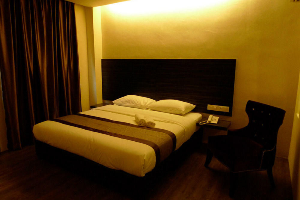 Hotel Austin Paradise - Taman Pulai Utama 3*